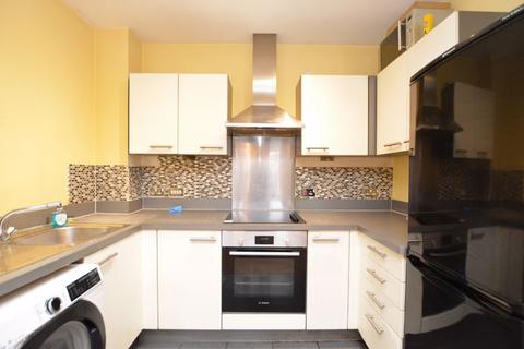 2 bedroom apartment for sale, Aspects Court, Slough