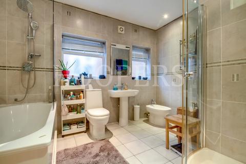 3 bedroom terraced house for sale - Roundwood Road, London, NW10