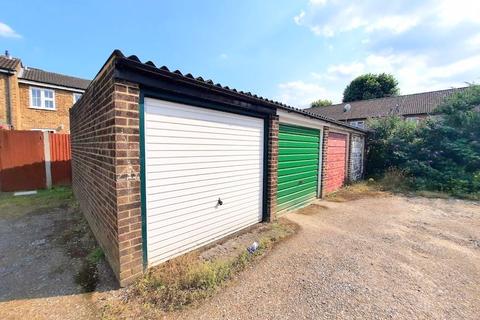 47 Ruscombe Way, Feltham, TW14 9NY