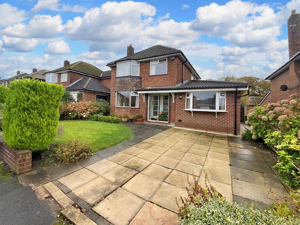 Pickering Crescent, Thelwall... 4 bed detached house £400,000