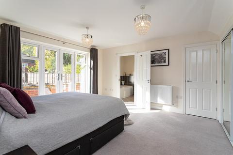 4 bedroom detached house for sale - Dunnett Close, Hartley Wintney, Hook, RG27