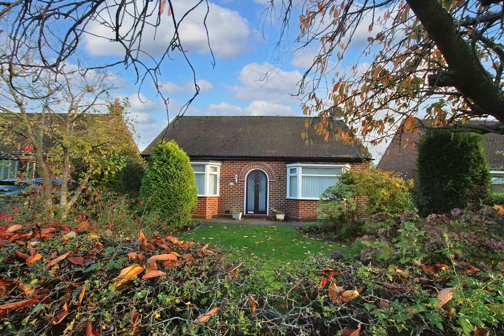 Stone Cross Lane North, Lowton, Warrington, WA3 2 bed detached bungalow