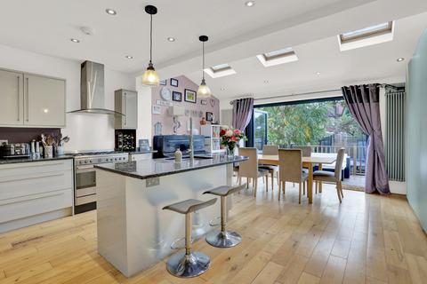 8 Leyborne Avenue, London, W13 9RB