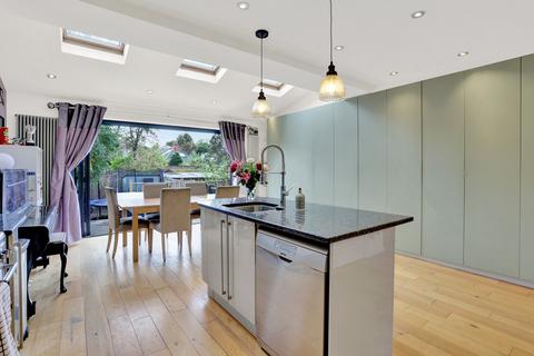 8 Leyborne Avenue, London, W13 9RB