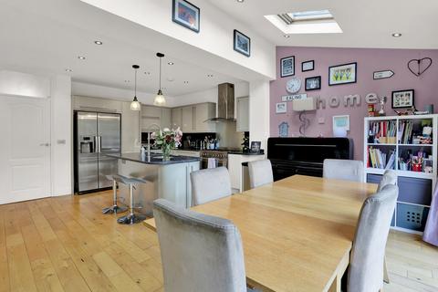 8 Leyborne Avenue, London, W13 9RB