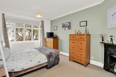8 Leyborne Avenue, London, W13 9RB