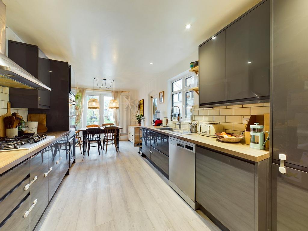 Bearton Road, Hitchin, SG5 5 bed end of terrace house for sale £750,000