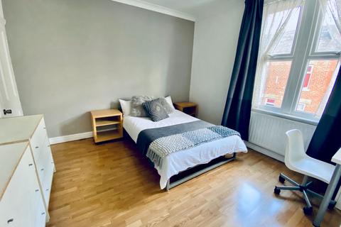 3 bedroom house share to rent, 32 Neill Road, Sheffield