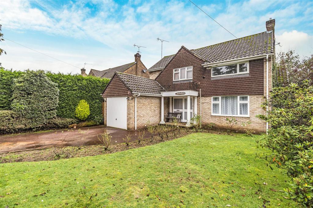 Woodham Park Way, Woodham 4 bed detached house £849,950