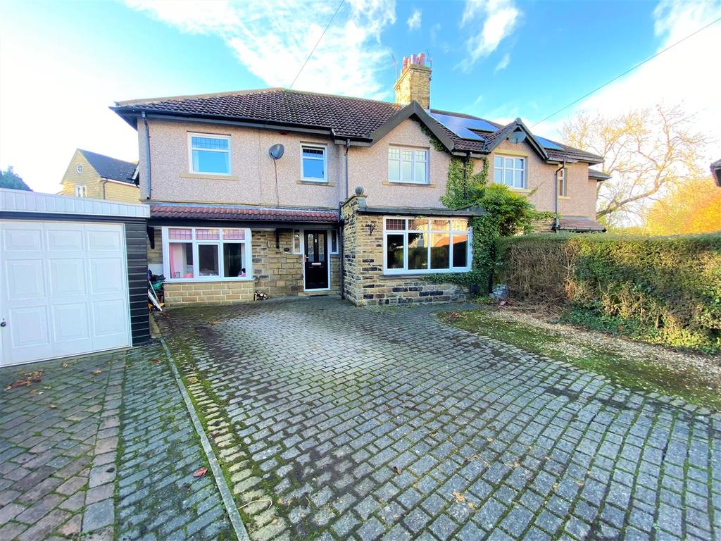 The Grove, Hipperholme, Halifax 5 bed semidetached house £1,595 pcm