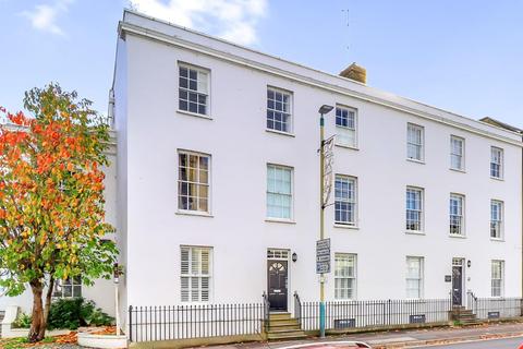 Apartment 3, Gainsborough House, 44 Bath Road, Cheltenham, GL53 7HW