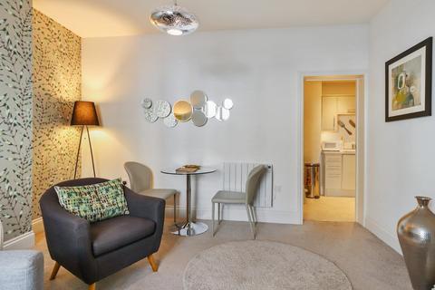 Apartment 3, Gainsborough House, 44 Bath Road, Cheltenham, GL53 7HW