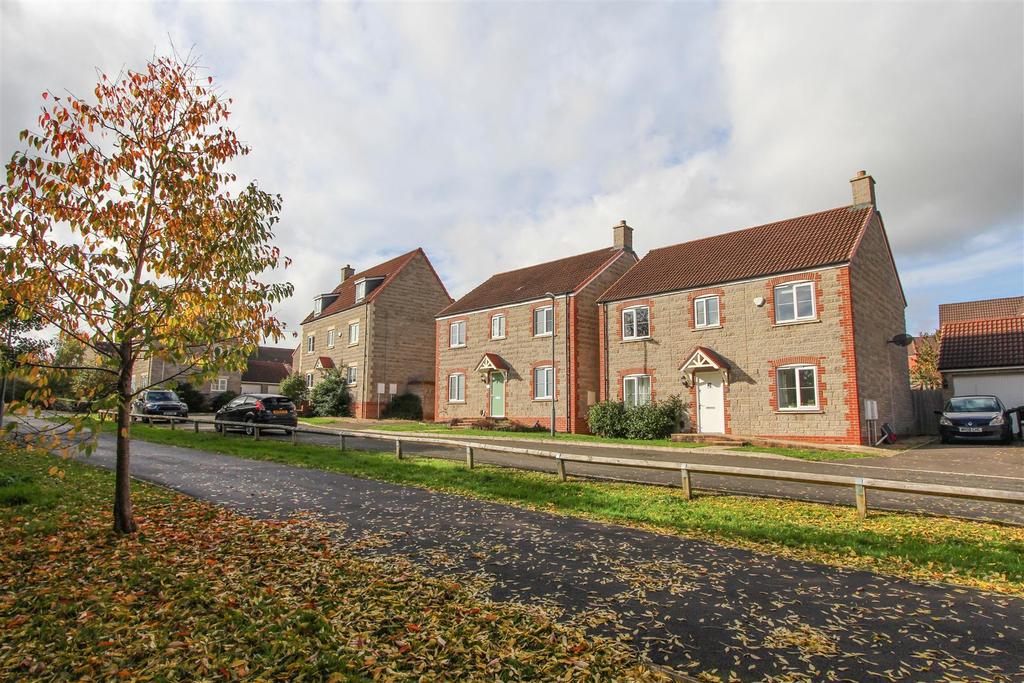 Blackberry Way, Keynsham, Bristol 4 bed house £540,000