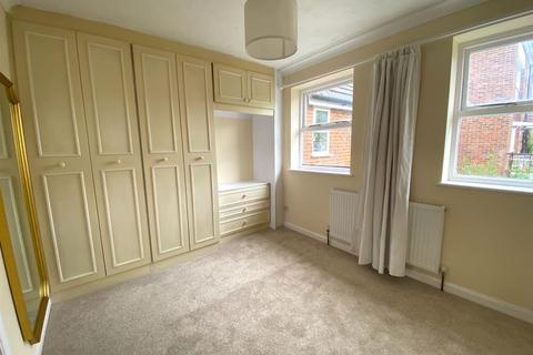 2 bedroom terraced house to rent - Manor Vale, Boston Manor Road, Brentford, TW8
