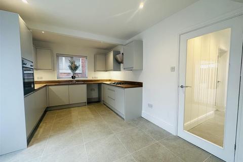 156 Chantrey Crescent, Birmingham, B43 7PE