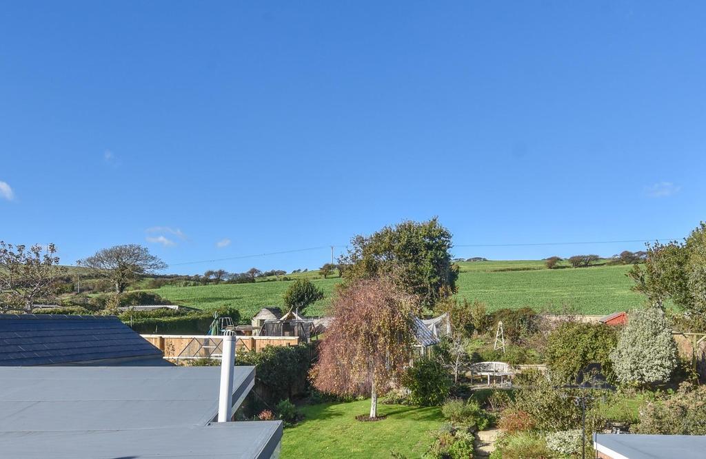 Newport Road, Niton, Ventnor 4 bed detached house for sale £675,000