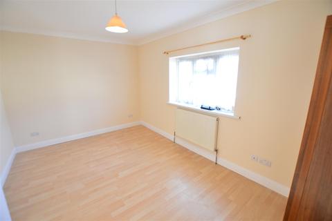 3 bedroom semi-detached house for sale - Faraday Road, Slough, Slough