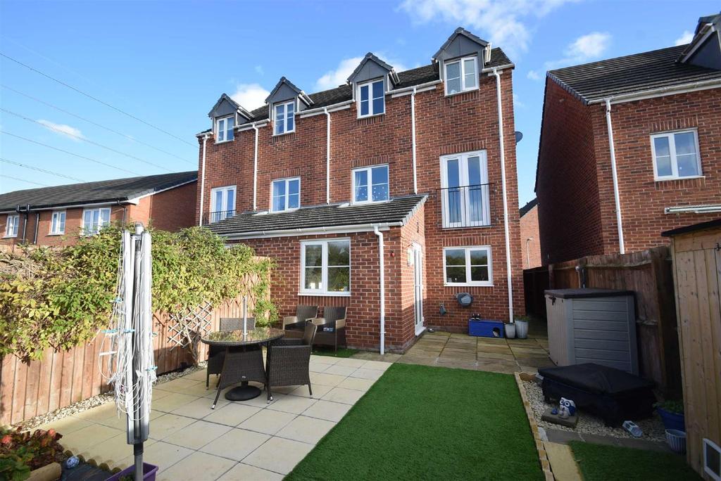 Mayfield Close, Battlefield, Shrewsbury 3 bed semidetached house £