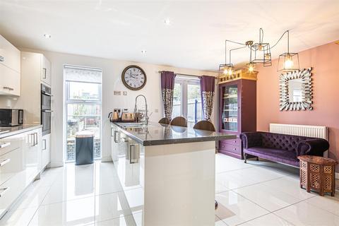 1 Anglo Close, Sheffield, S17 3SE