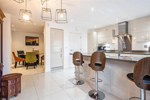 1 Anglo Close, Sheffield, S17 3SE