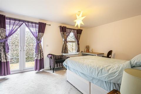1 Anglo Close, Sheffield, S17 3SE