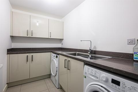 1 Anglo Close, Sheffield, S17 3SE