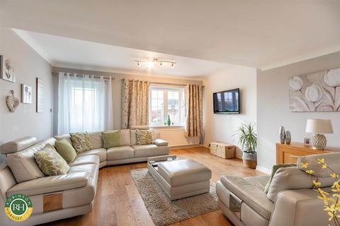 87 Broughton Road, Bessacarr, Doncaster, DN4 7HN