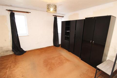 12 Avington, Great Holm, Milton Keynes, MK8 9DQ