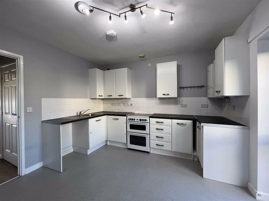 Swan View Close, Dothill, Telford... 2 bed end of terrace house £750 pcm (£173 pw)