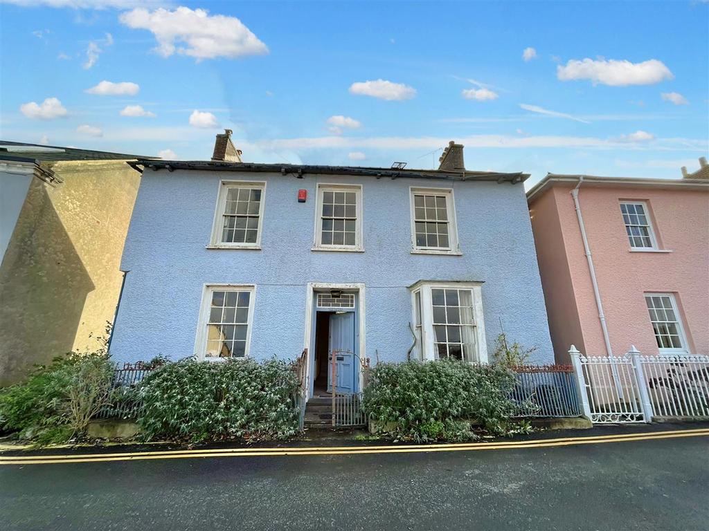 Tower Hill, Fishguard 3 bed detached house for sale - £300,000