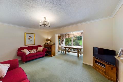 4 Willow Crescent, Great Houghton, Northampton, NN4 7AP