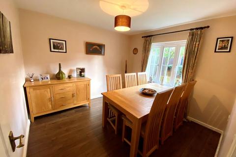 9 The Witheys, Northampton, NN4 5BR