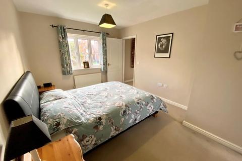 9 The Witheys, Northampton, NN4 5BR
