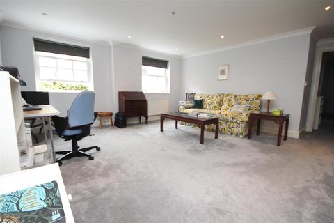 2 bedroom flat for sale - The Bars, Guildford