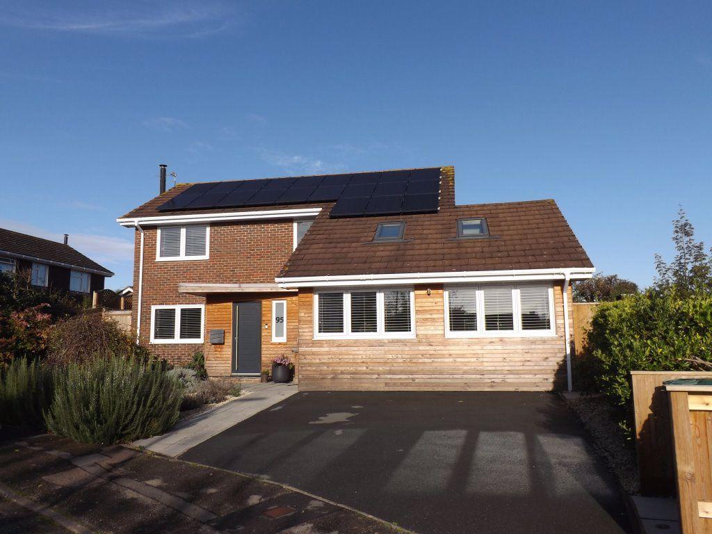 Maplehurst Road, Chichester 3 bed house £2,500 pcm (£577 pw)