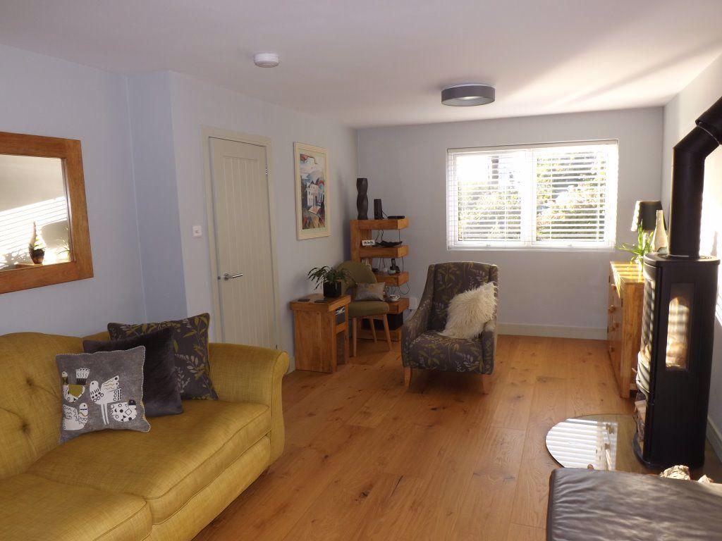 Maplehurst Road, Chichester 3 bed house £2,500 pcm (£577 pw)
