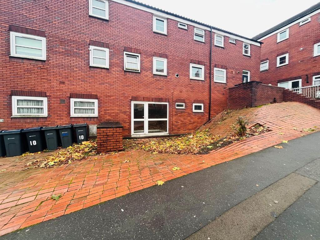 Rectory Road, Sutton Coldfield 2 bed flat £825 pcm (£190 pw)