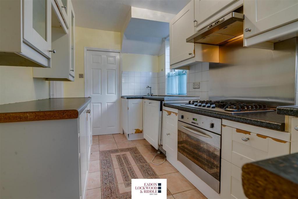 Kitchen 2.jpg
