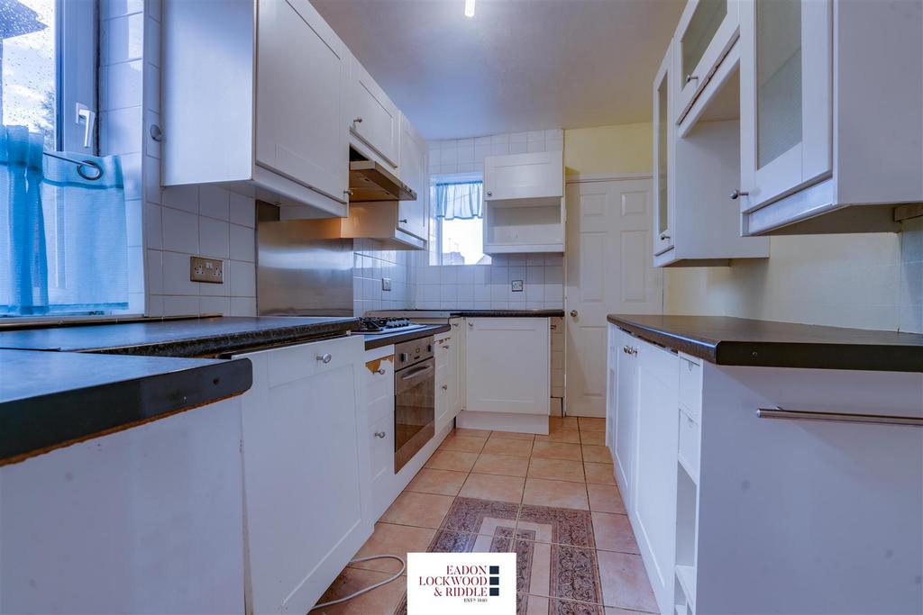 Kitchen 1.jpg