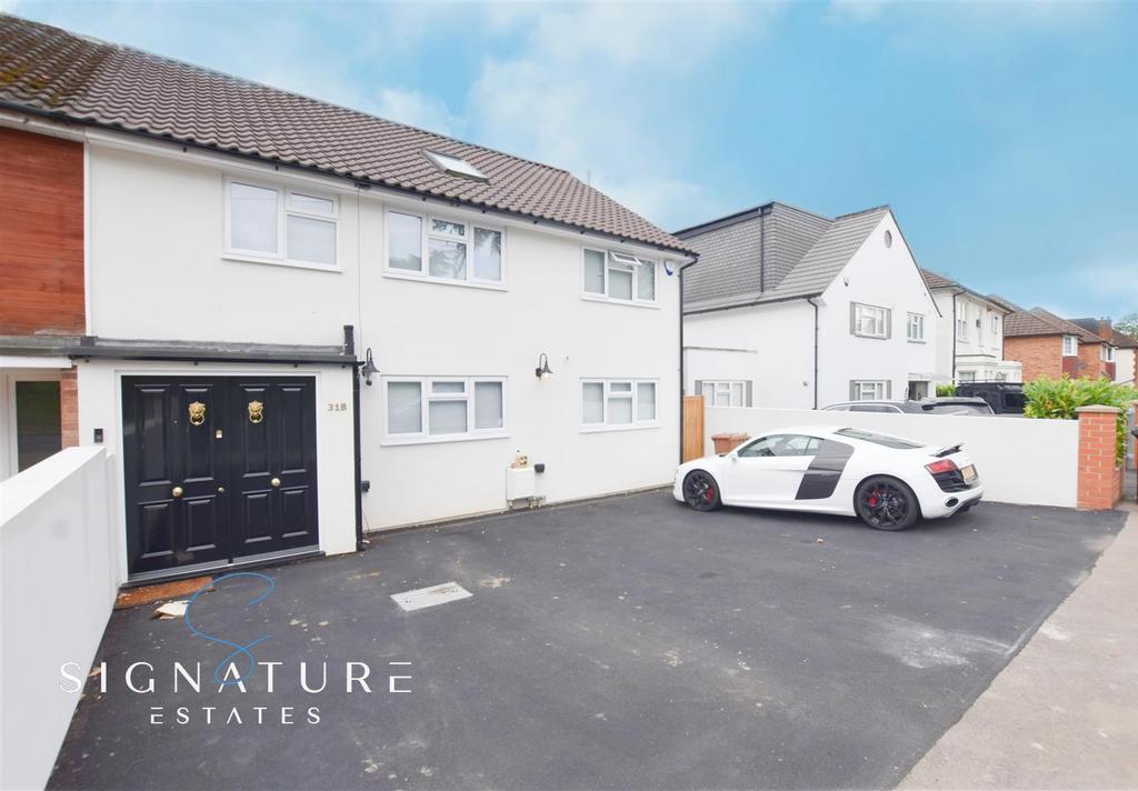 Upper Highway, KINGS LANGLEY 4 bed semidetached house for sale £