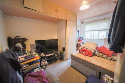 90 Westbrook Road, Hounslow, TW5 0NQ