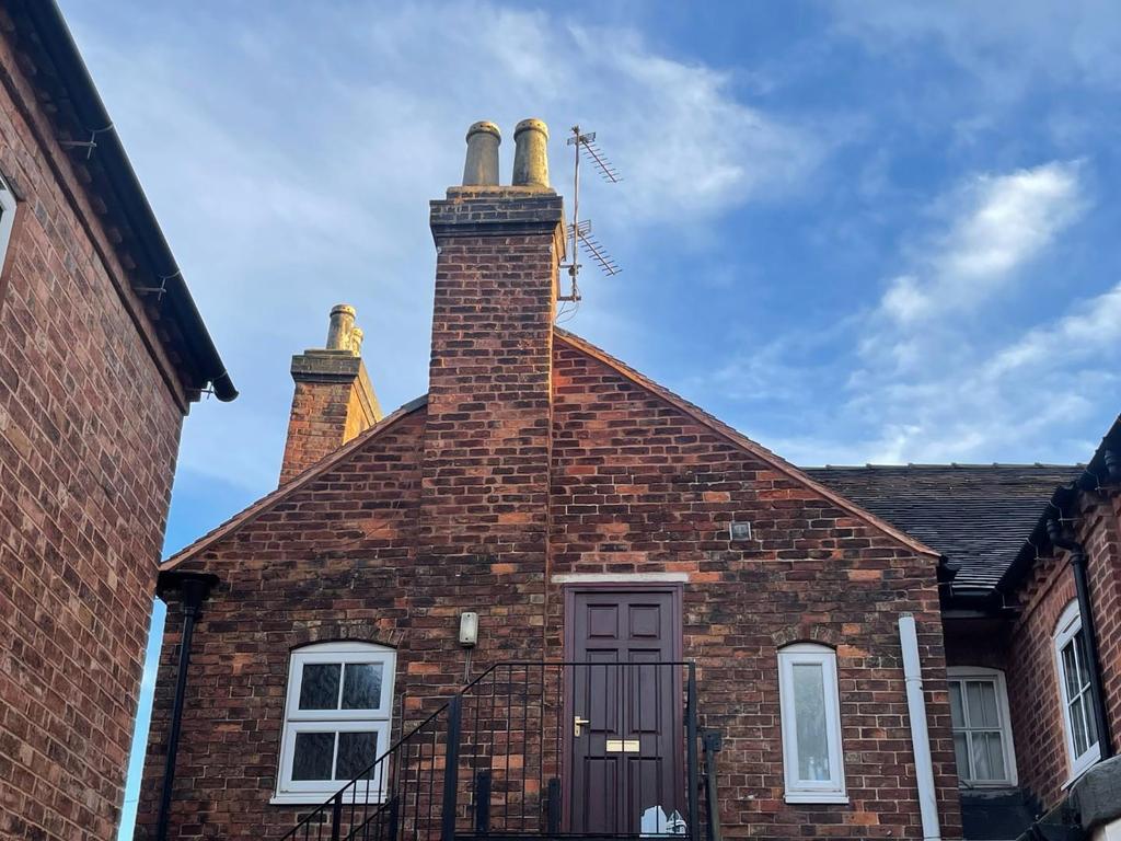 Church Street, Rugeley 1 bed flat £550 pcm (£127 pw)