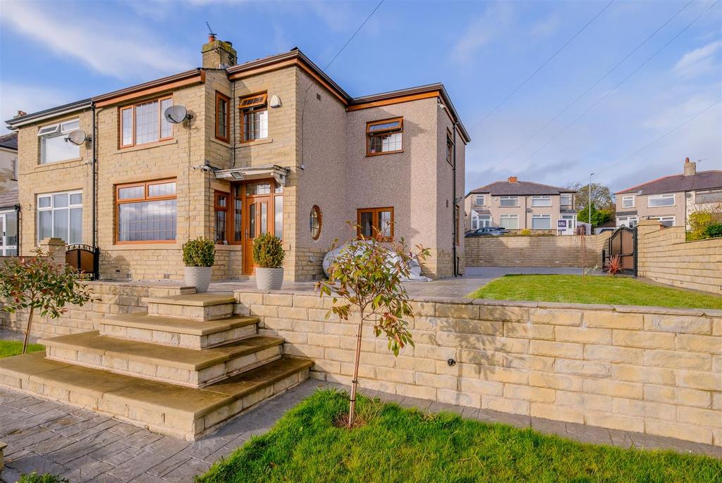 Highroad Well Lane, Halifax 4 bed semidetached house for sale £350,000