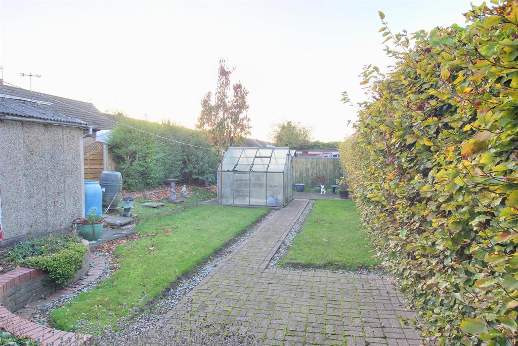 First Lane, Hessle 3 bed semidetached bungalow £180,000