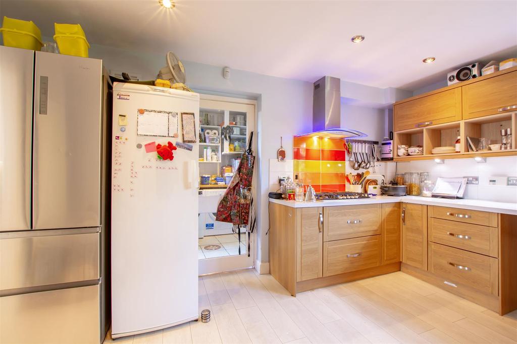 Kitchen DSC4005-HDR copy.jpg