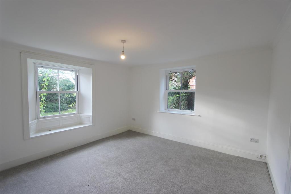 Teesdale House, Low Coniscliffe 4 bed terraced house £1,200 pcm (£277 pw)