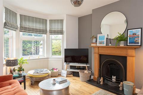 42 Lesbourne Road, Reigate, RH2 7LD