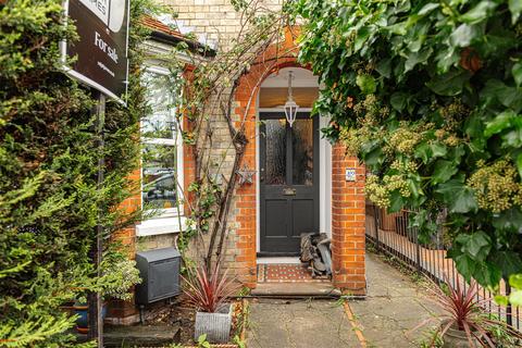 42 Lesbourne Road, Reigate, RH2 7LD