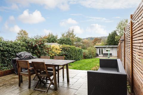 42 Lesbourne Road, Reigate, RH2 7LD
