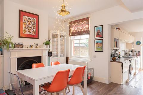 42 Lesbourne Road, Reigate, RH2 7LD
